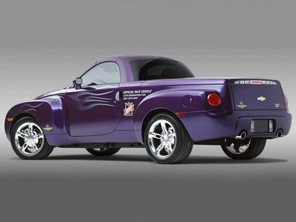 Chevrolet SSR Pace-Car Indy 500 2003 vue AR fermée - photo GM