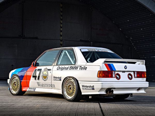 BMW M3 DTM 1987-1993 vue AR - photo BMW