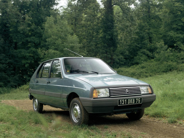 Citroën Visa Club 1981-1987 vue AV - photo Citroën