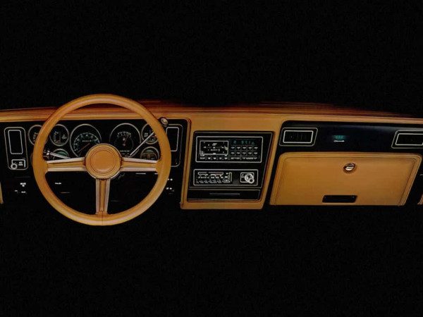 Dodge St Regis MY 1980 planche de bord - photo Dodge