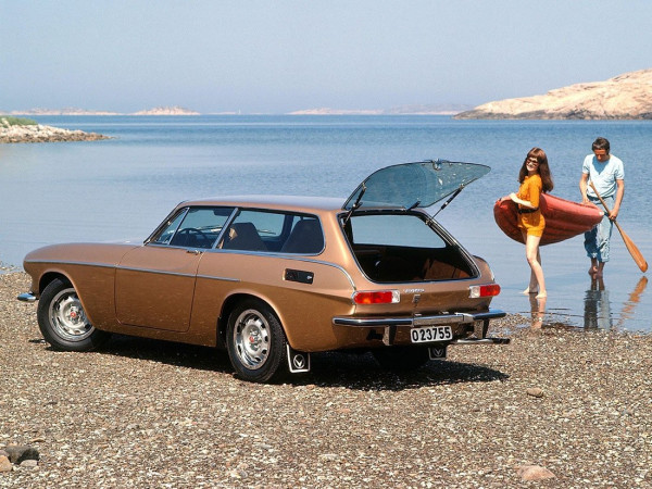 Volvo 1800ES MY 1972-1973 vue AR avec hayon ouvert - photo Volvo