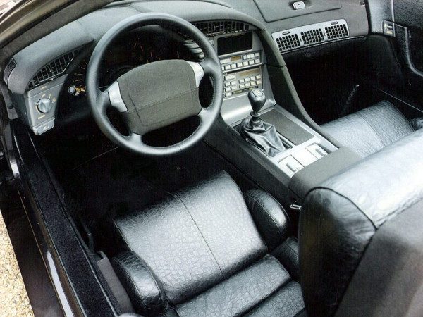 Robert Jankel Design Tempest 1991 basée sur une Chevrolet Corvette ZR-1 intérieur - photo RJD