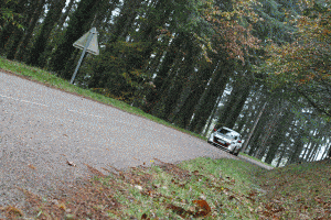 Retour vers le passé : quand une Clio 3 RS se transforme en 4CV 1063