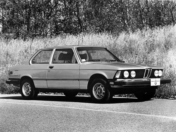 BMW Série 3 E21 320i US vue AV 1976-1979 - photo BMW