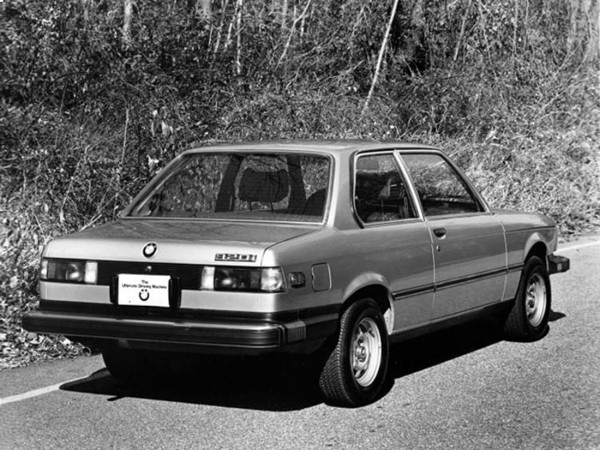 BMW Série 3 E21 320i US vue AR 1976-1979 - photo BMW