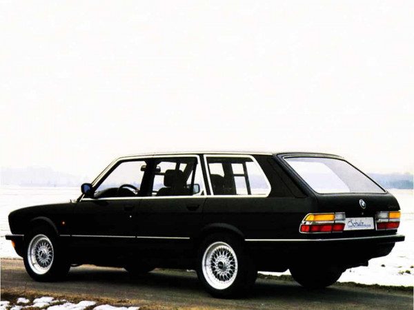 BMW Série 5 E28 Kombi Schulz 1984-1988 vue AR - photo Schulz