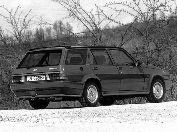 Alfa 75 Turbo Wagon 1987 - photo Rayton-Fissore