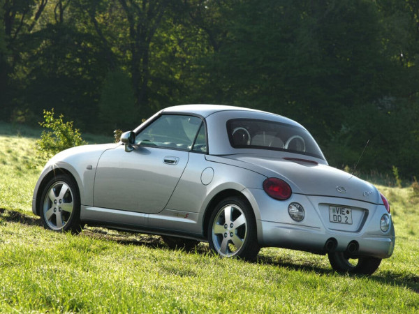 Daihatsu Copen toit refermé 2002 - photo Daihatsu