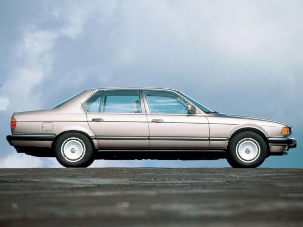 BMW 7-series E32 V12 750iL 1987-1994 profil - photo BMW