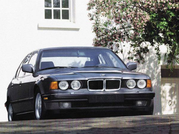 BMW 7-series E32 V8 740iL version US 1992-1994 - photo BMW