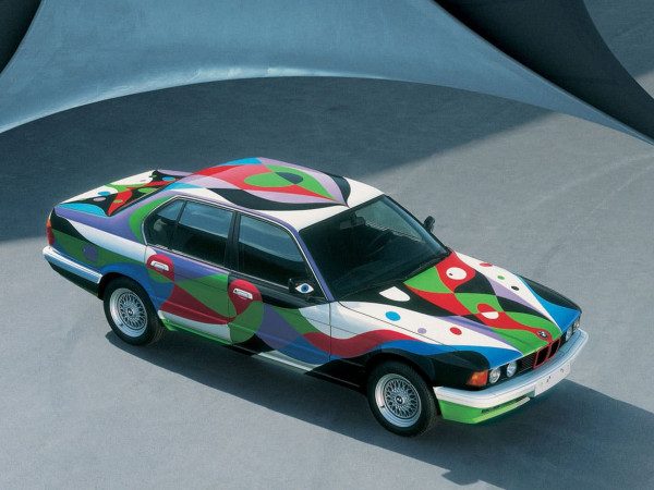 BMW 7-series E32 730i Art Car by Cesar Manrique 1990 vue AV - photo BMW