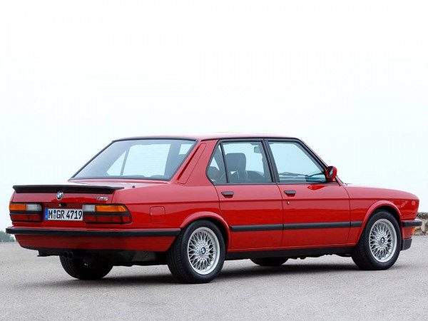 BMW M5 E28 1985-1988 vue AR - photo BMW Classic (Daniel Kraus)