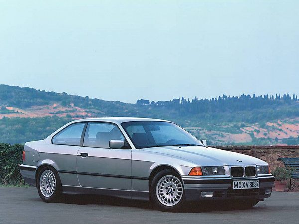BMW Série 3 E36 Coupé 1992-1993 vue AV - photo BMW