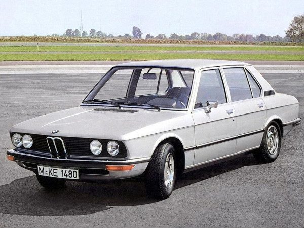 BMW Série 5 E12 1972-1976 vue AV - photo BMW