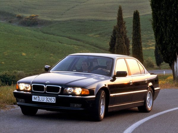 BMW Série 7 E38 Lang 1994-1998 vue AV - photo BMW