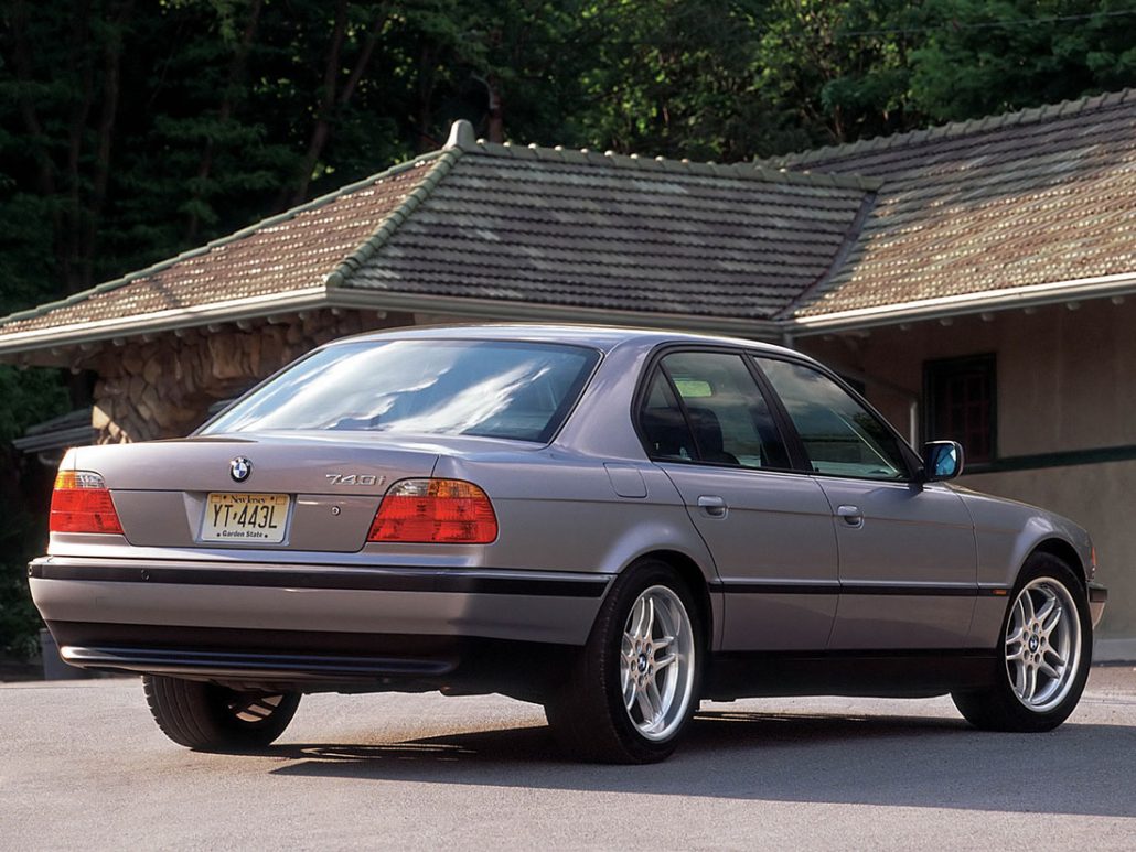 Rétroviseur BMW E38 gauche et droit à un prix avantageux en qualité d