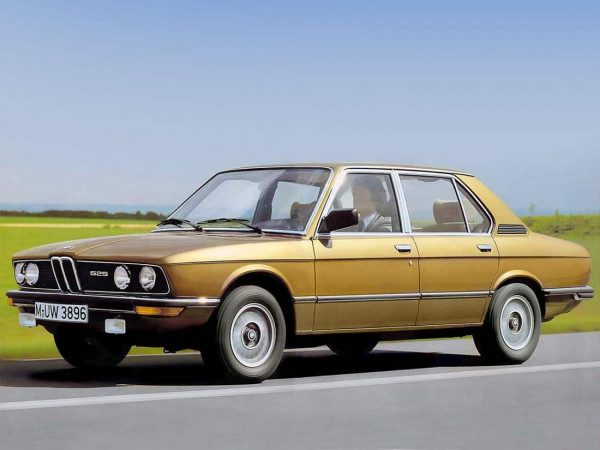 BMW Série 5 E12 1979-1981 vue AV - photo BMW