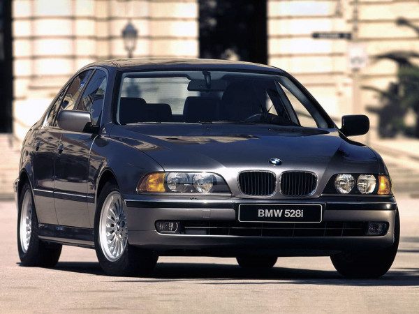 BMW Série 5 E39 1995-2000 vue AV - photo BMW