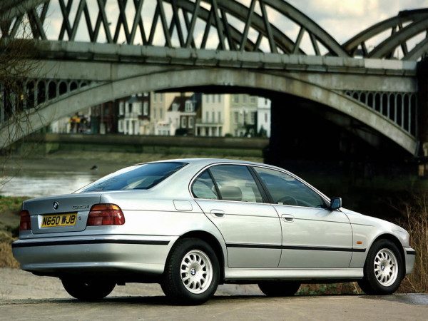 BMW Série 5 E39 1995-2000 vue AR - photo BMW