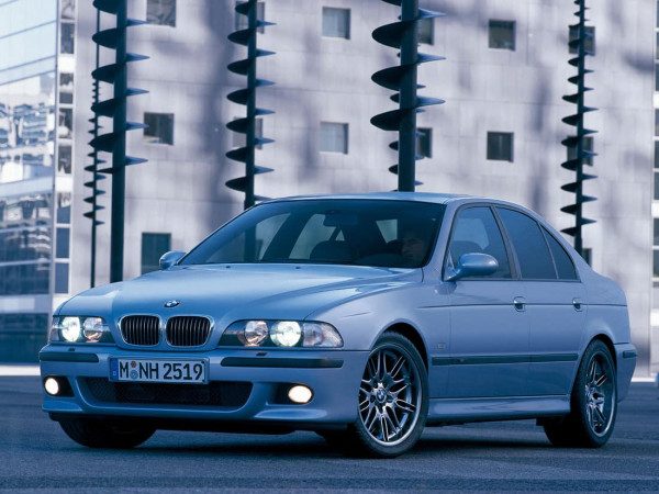 BMW M5 E39 1998-2000 vue AV - photo BMW