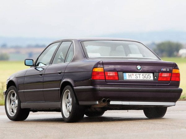 BMW M5 3.8 1992-1994 vue AV - photo : auteur inconnu