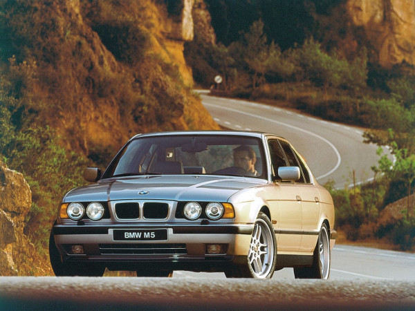 BMW M5 3.8 E34 1994-1995 - photo BMW