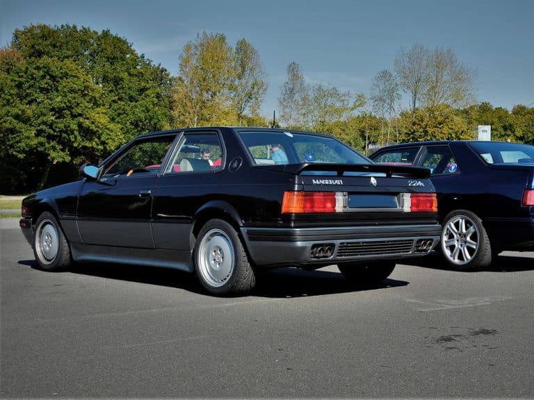 En compagnie de sa remplaçante : le coupé Ghibli à droite - photo Alexandre Guirao