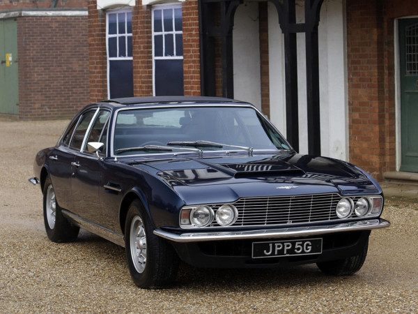 Aston Martin Lagonda Saloon vue AV 1969 - photo : auteur inconnu DR