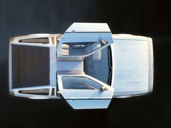 DeLorean DMC-12 1981 vue dessus - photo : Tim Ferrell