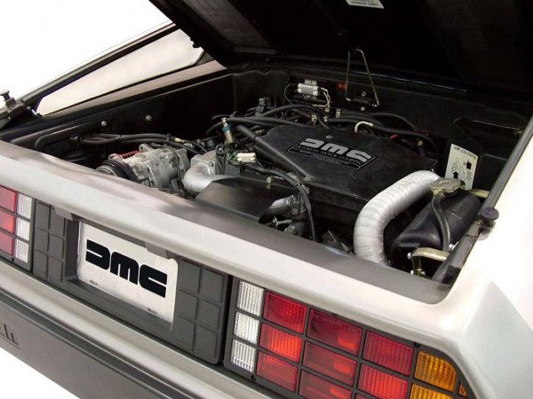 DeLorean DMC-12 1981 compartiment moteur - photo : auteur inconnu DR