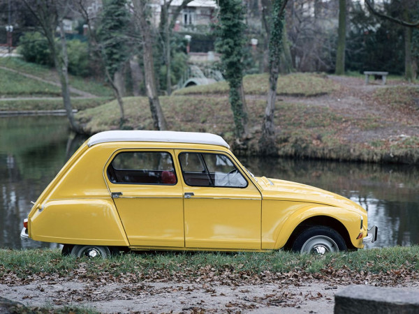 Citroën Dyane 1967-1969 vue profil - photo Citroën