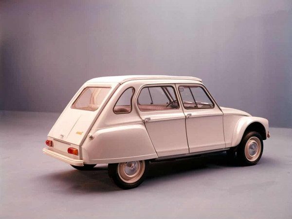 Citroën Dyane 1969-1970 vue AR - photo Citroën
