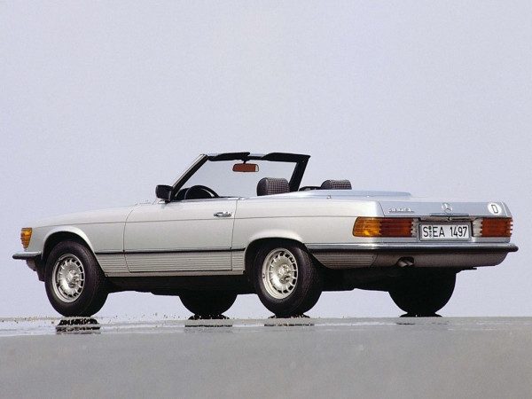 Mercedes-Benz 380SL R107 1980 vue AR - photo Archives Daimler