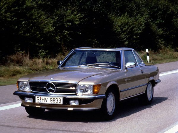 Mercedes-Benz 300SL R107 1985 vue AV avec hard top - photo Archives Daimler