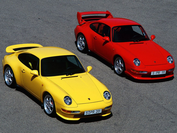 Porsche 911 Carrera RS 3.8 et Carrera RS Club Sport type 993 vue AV 1995 photo Porsche AG