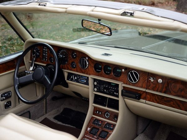 Bentley Continental US 1985-1989 tableau de bord - photo : auteur inconnu DR