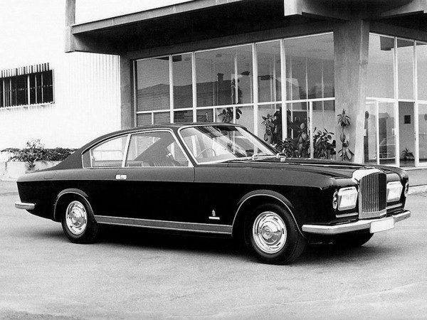 Bentley T1 coupe Speciale Pininfarina - salon de Turin 1968 - vue AV - photo Pininfarina