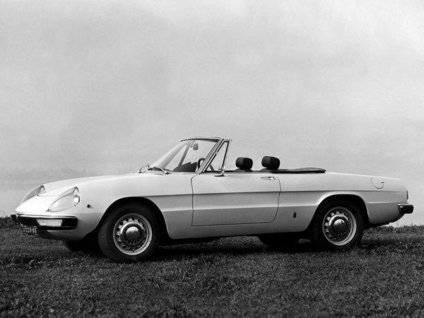 Alfa Romeo Spider Veloce Coda Tronca 1969-1974 vue AV - photo Alfa Romeo