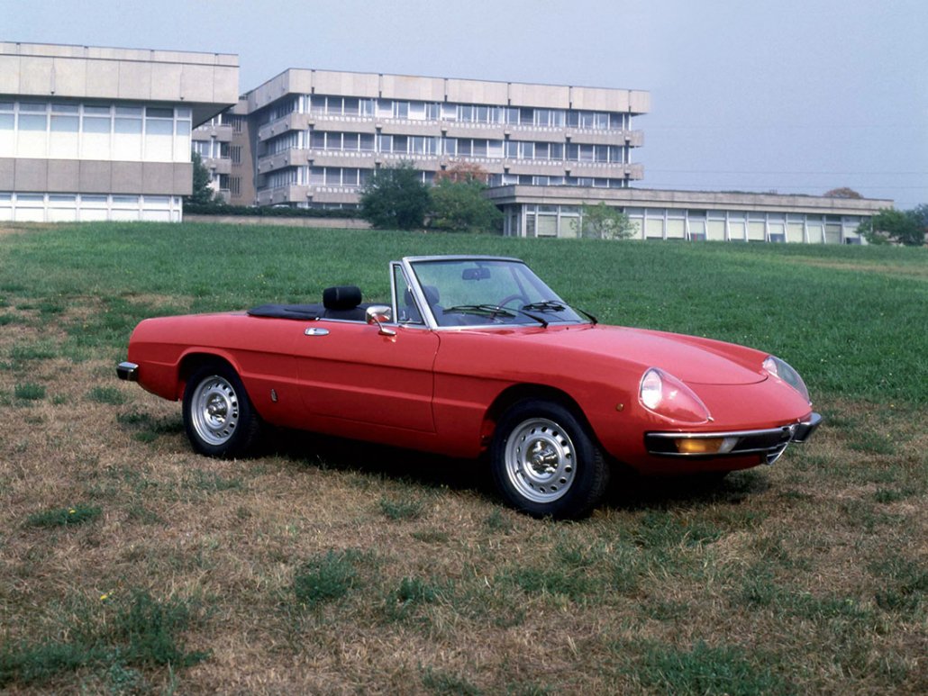 Alfa Romeo Spider Veloce Coda Tronca 1975-1983 vue AV - photo Alfa Romeo