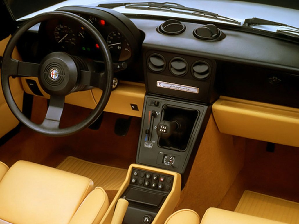 Alfa Romeo Spider 105 115 Fiche Historique Auto Forever