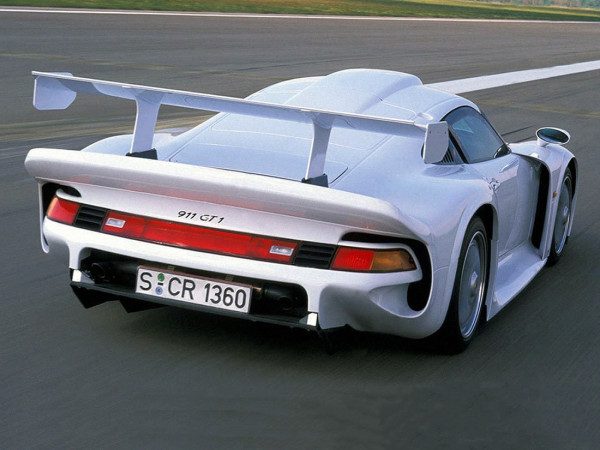 Porsche 911 GT1/96 Straßenversion vue AR 1996 - photo Porsche AG