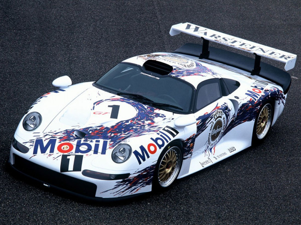 Porsche 911 GT1/96 Course vue AV 1996 - photo Porsche AG