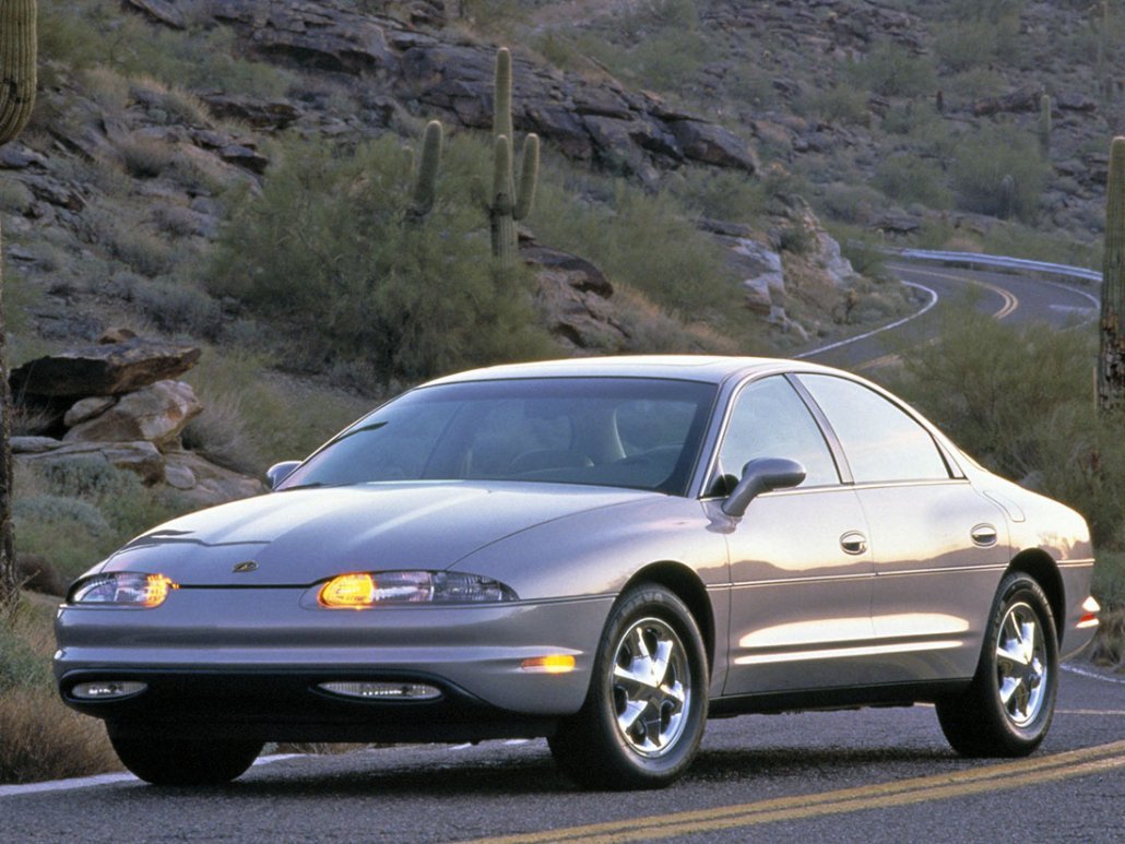 Oldsmobile Aurora 1994-1999 vue AV - photo Oldsmobile