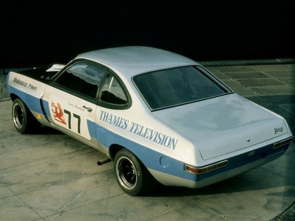 Vauxhall Firenza Supertourisme vue AR - photo Ralph Mynn