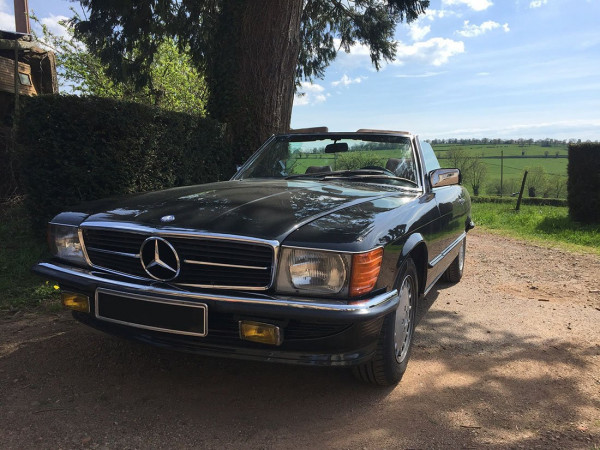 Mercedes 300 SL R107 1986 vue AV - photo Aurélie Baulu