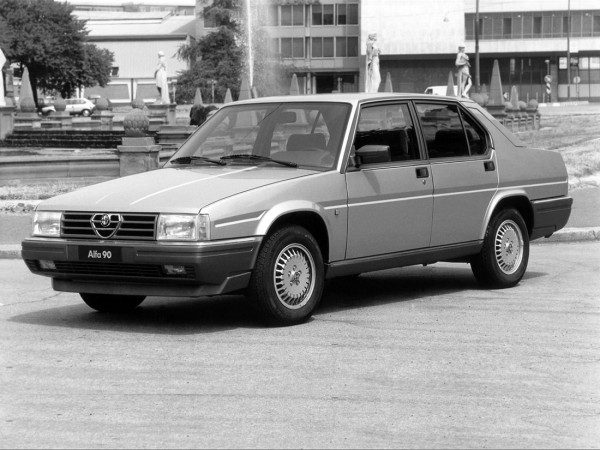 Alfa Romeo Alfa 90 1984-1986 vue AV - photo Alfa Romeo