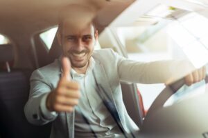 Conducteur Satisfait Voiture Occasion