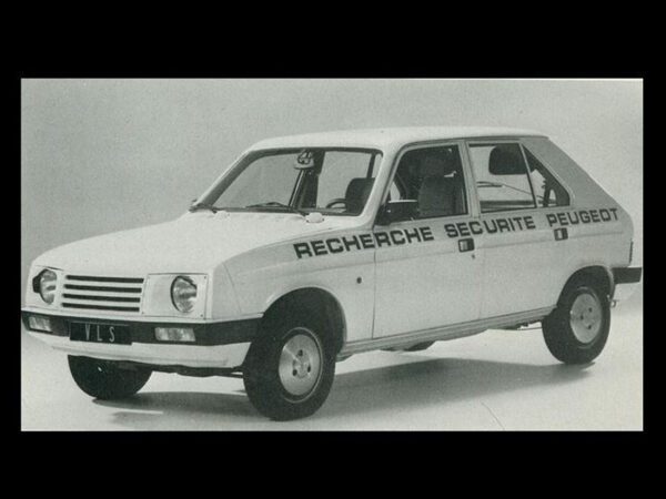 Peugeot 104 VLS prototype 1979 - photo Peugeot