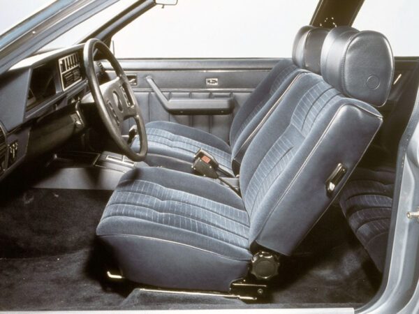 Opel Monza 1978-1982 intérieur partie avant - photo Opel