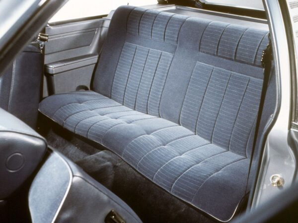 Opel Monza 1978-1982 intérieur partie arrière - photo Opel